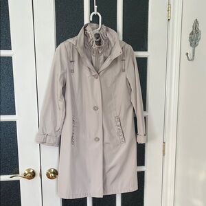 Elegant Women's Tan Hooded Trench Coat